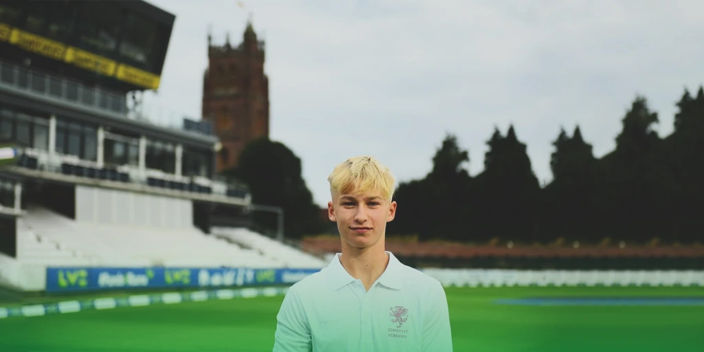 Fin Hill Signs His First Professional Contract